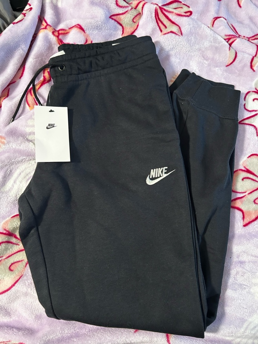 Black Nike joggers (Woman’s size Small)